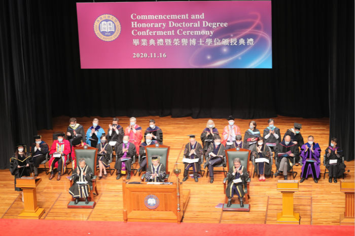 Founding President Ng receive HKBU doc degree 2